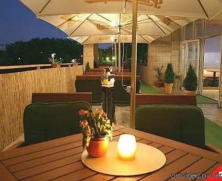 Garni Junior Hotell 3*