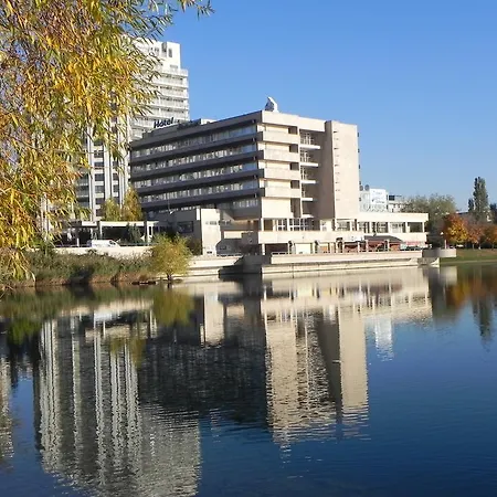 Garni Junior Hotel 3*