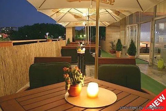 Garni Junior Hotel 3*